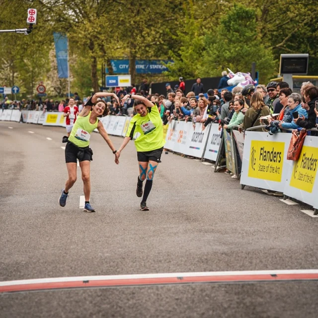 Your personal race pics are available now! 📸🏃‍♀️
Check them out via the link in bio or via the link on our website! 🔥